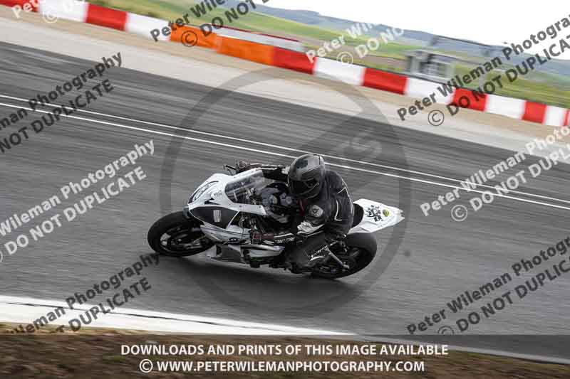 cadwell no limits trackday;cadwell park;cadwell park photographs;cadwell trackday photographs;enduro digital images;event digital images;eventdigitalimages;navarra;no limits trackdays;peter wileman photography;racing digital images;trackday digital images;trackday photos